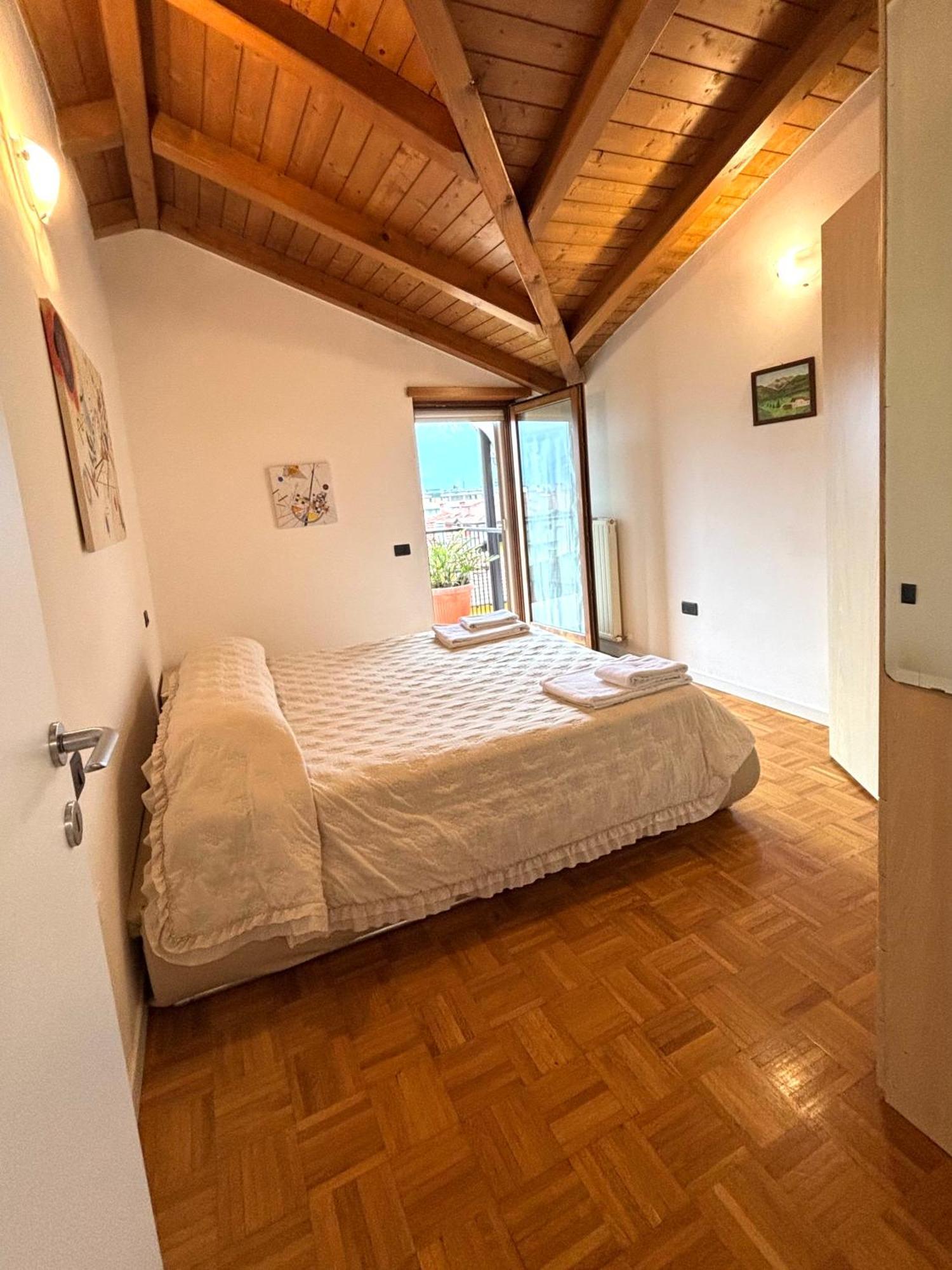 Morghen Apartment *